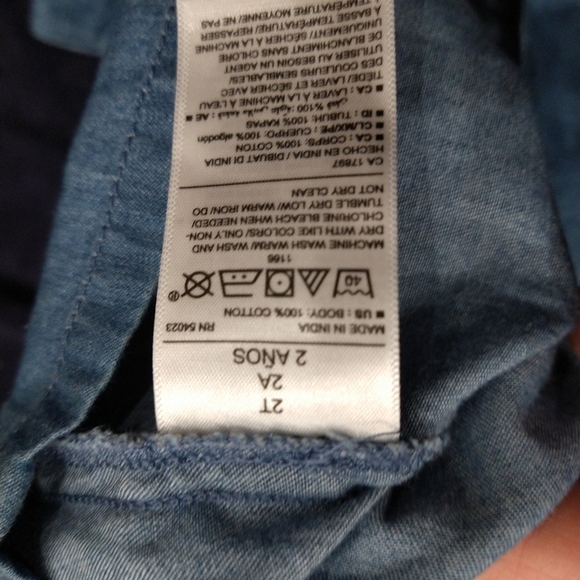 2T old navy chambray dress - Picture 4 of 4